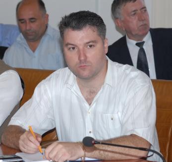 Marius Chipurici şi-a recâştigat în justiţie funcţia de şef al Direcţiei pentru Tineret